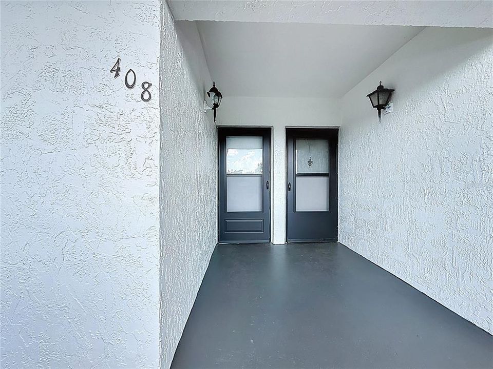 Active With Contract: $114,500 (1 beds, 1 baths, 840 Square Feet)