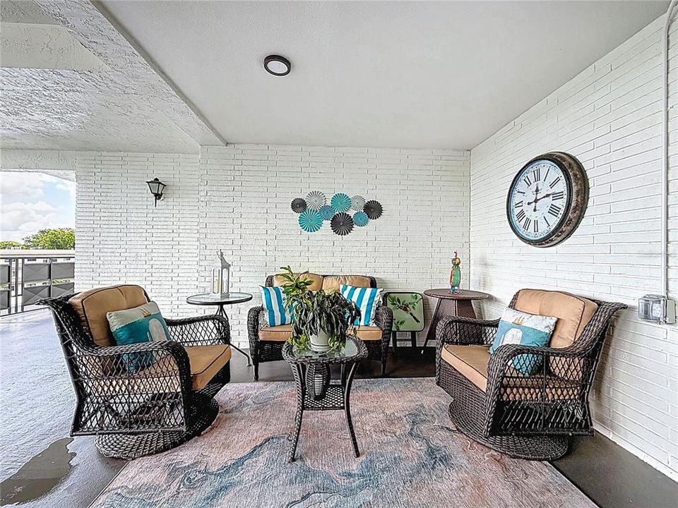 Active With Contract: $114,500 (1 beds, 1 baths, 840 Square Feet)