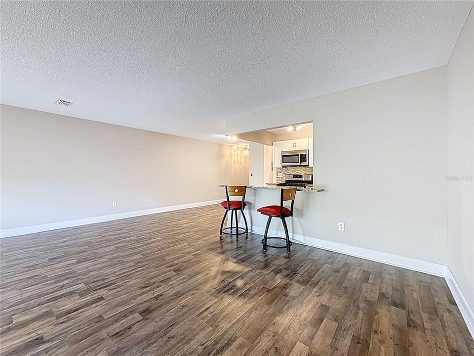 Active With Contract: $114,500 (1 beds, 1 baths, 840 Square Feet)