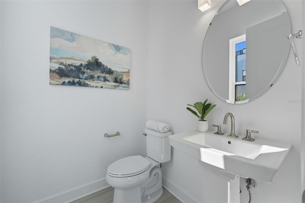 For Sale: $650,000 (2 beds, 3 baths, 2085 Square Feet)