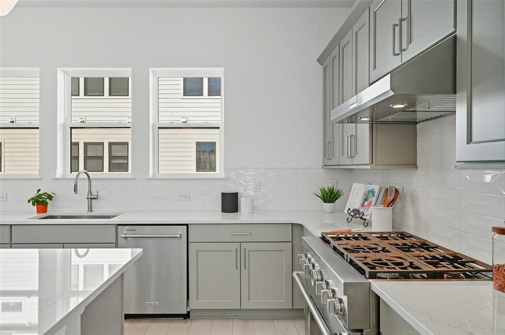 For Sale: $650,000 (2 beds, 3 baths, 2085 Square Feet)