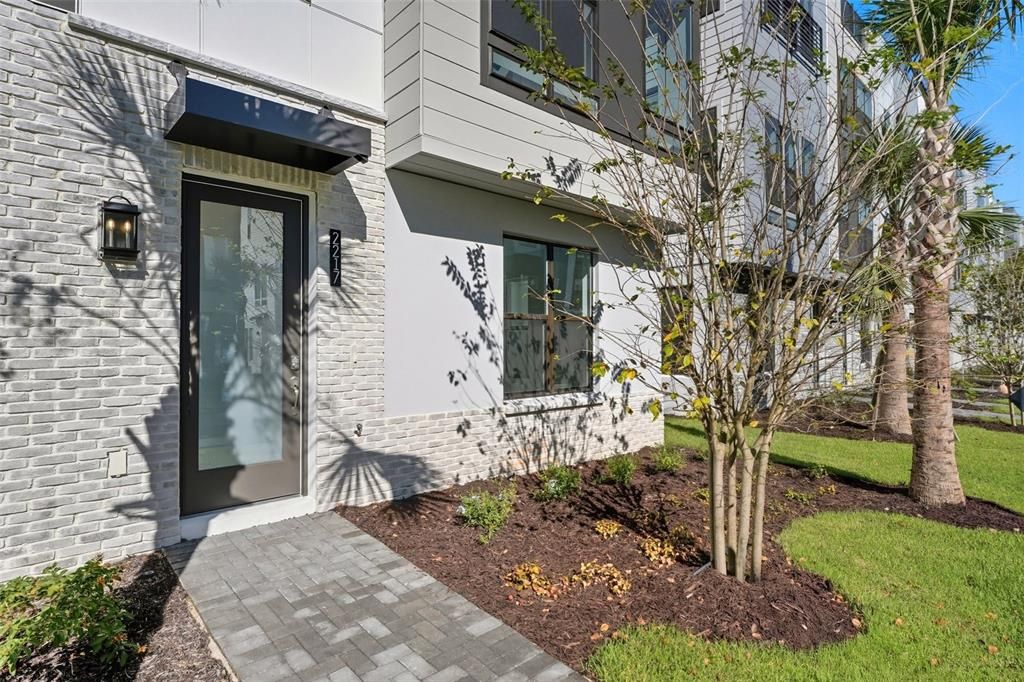 For Sale: $650,000 (2 beds, 3 baths, 2085 Square Feet)