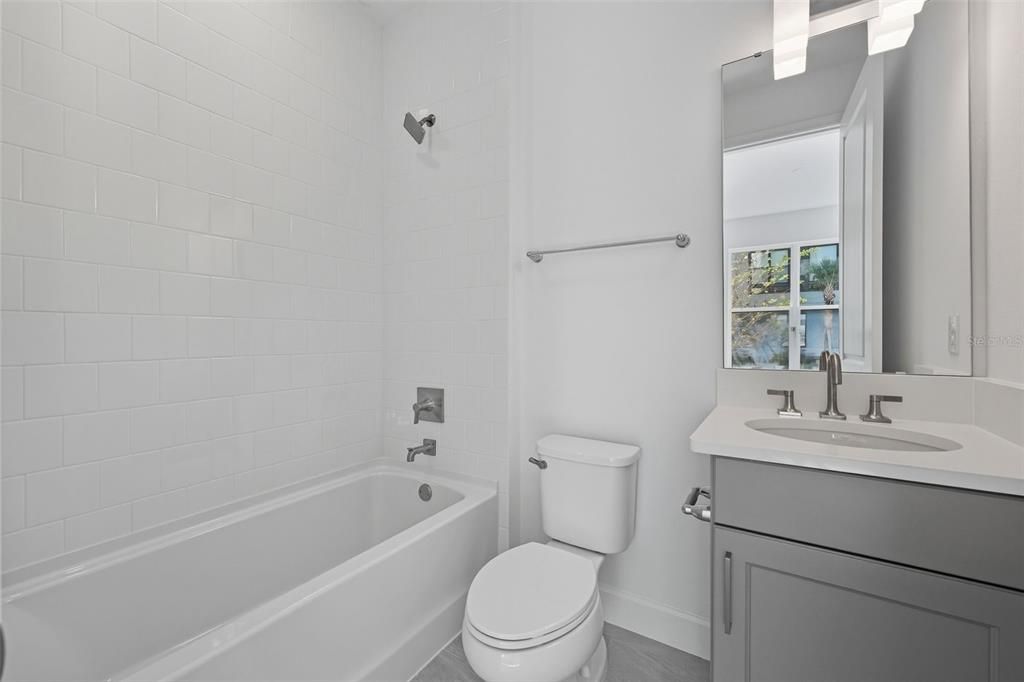 For Sale: $650,000 (2 beds, 3 baths, 2085 Square Feet)