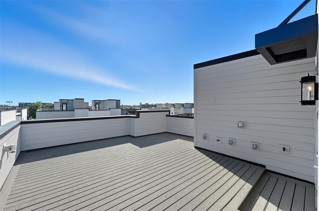 For Sale: $650,000 (2 beds, 3 baths, 2085 Square Feet)