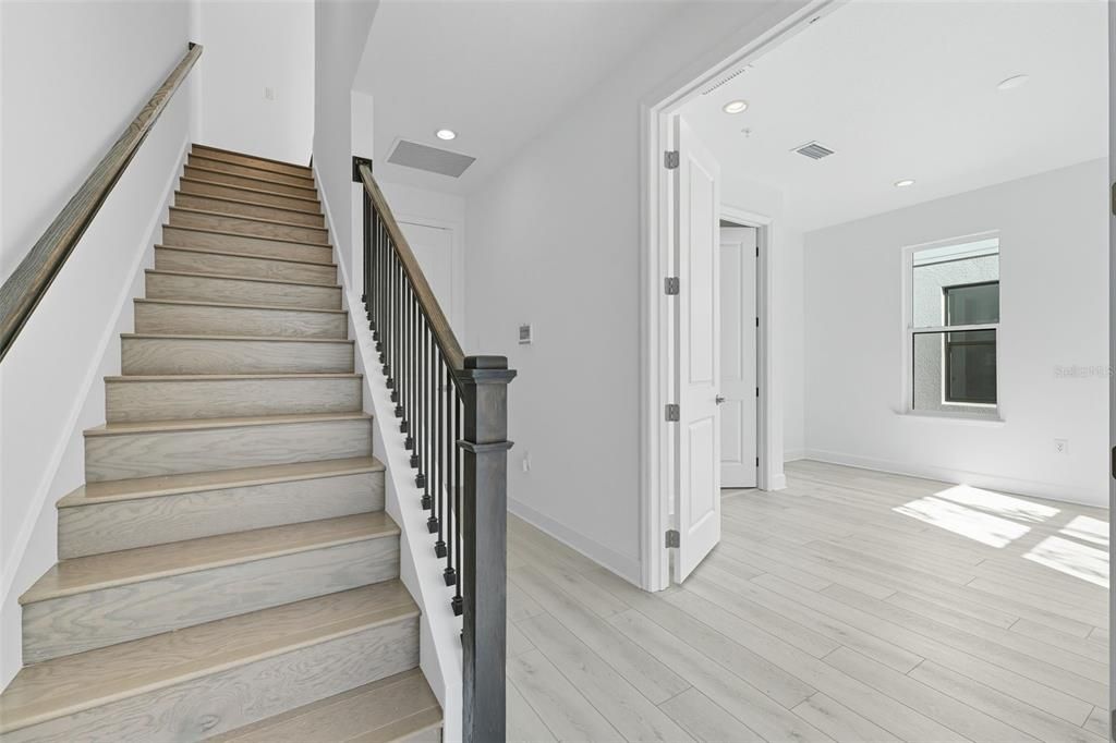 For Sale: $650,000 (2 beds, 3 baths, 2085 Square Feet)