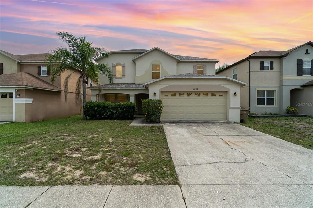 Под контрактом: $399,000 (4 спален, 2 ванн, 2430 Квадратных фут)