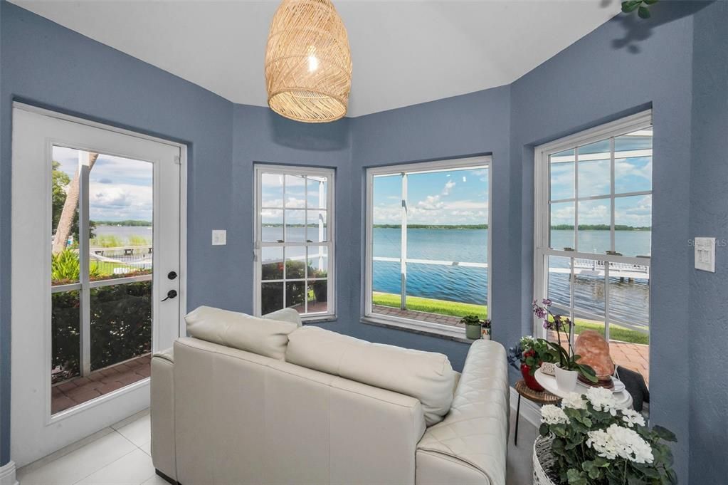 For Sale: $915,000 (3 beds, 3 baths, 2688 Square Feet)