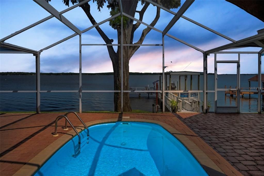 For Sale: $915,000 (3 beds, 3 baths, 2688 Square Feet)