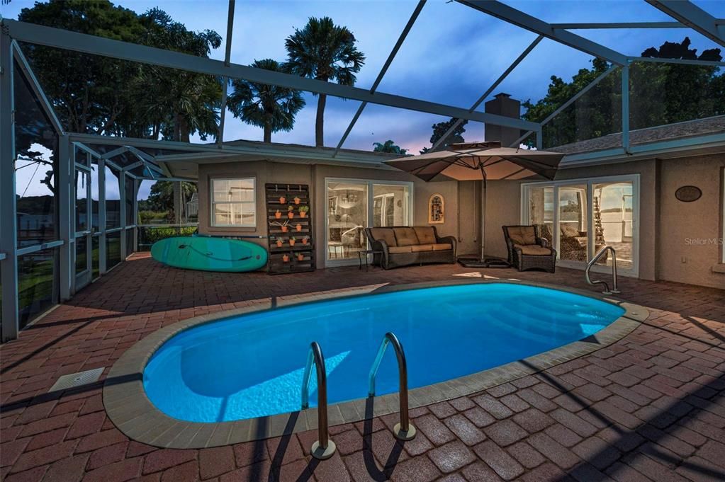 For Sale: $915,000 (3 beds, 3 baths, 2688 Square Feet)