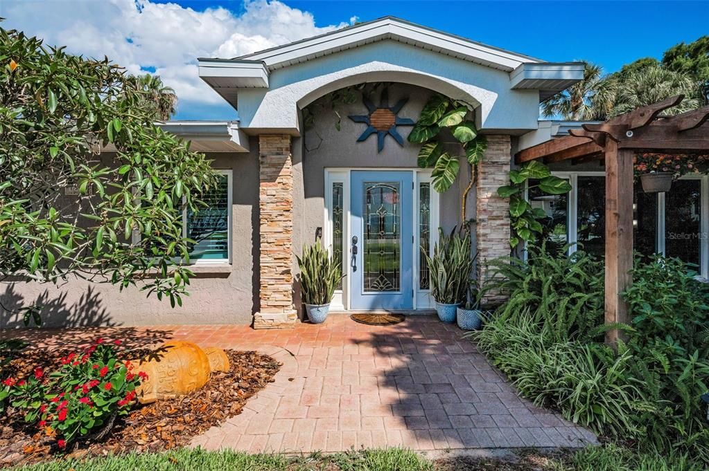 For Sale: $915,000 (3 beds, 3 baths, 2688 Square Feet)