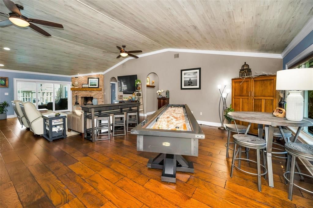 For Sale: $915,000 (3 beds, 3 baths, 2688 Square Feet)