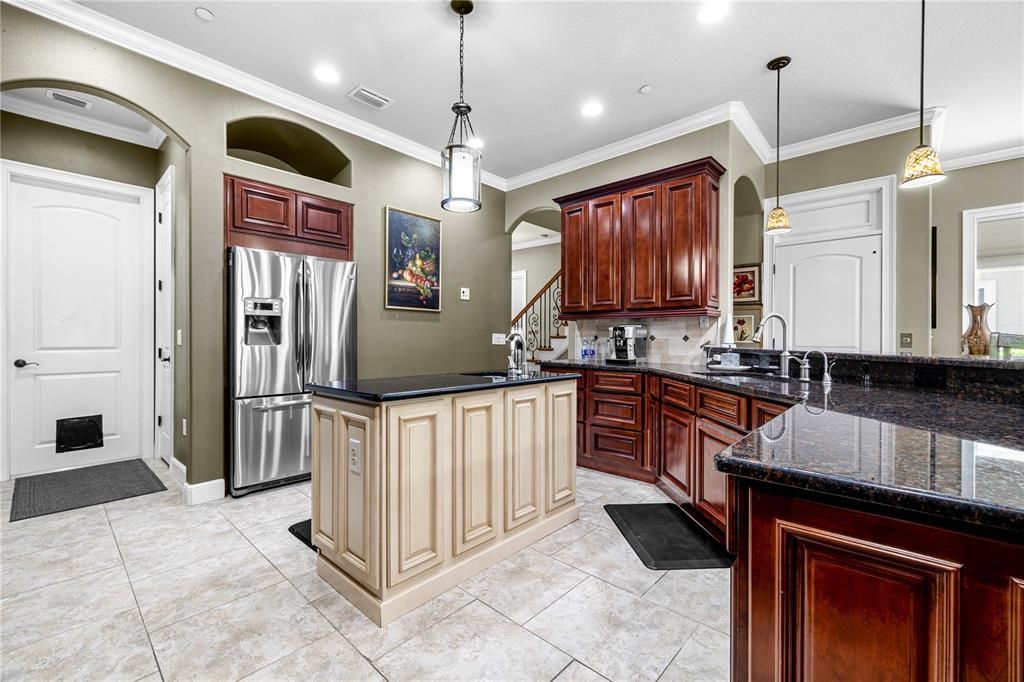 For Rent: $4,500 (3 beds, 2 baths, 3170 Square Feet)