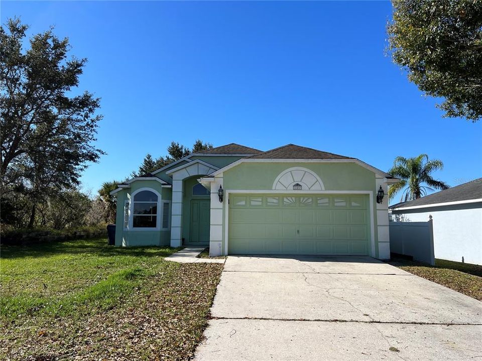 合同活跃: $265,000 (3 贝兹, 2 浴室, 1353 平方英尺)