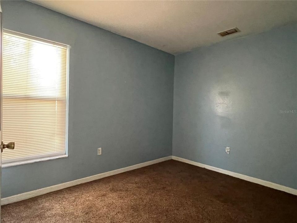 合同活跃: $265,000 (3 贝兹, 2 浴室, 1353 平方英尺)