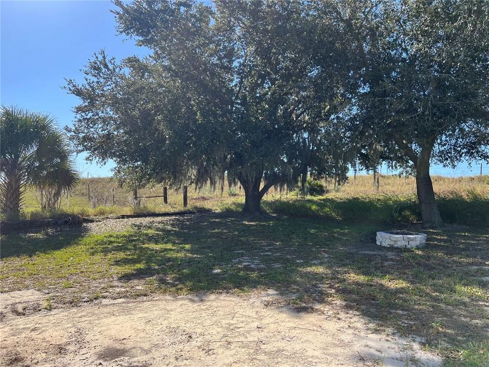 合同活跃: $265,000 (3 贝兹, 2 浴室, 1353 平方英尺)