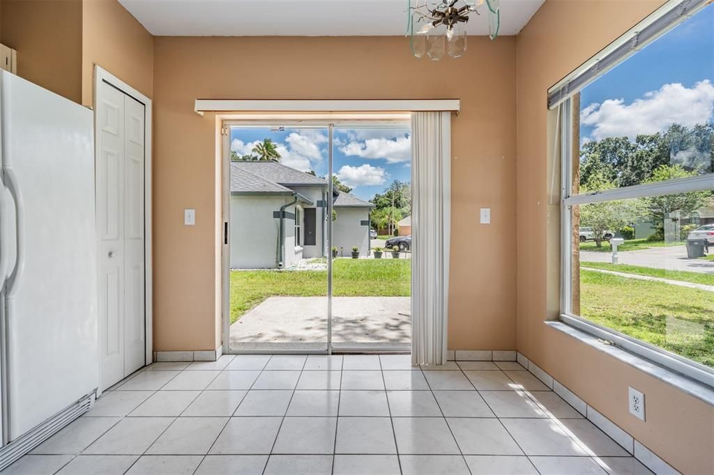 For Sale: $335,000 (3 beds, 2 baths, 1254 Square Feet)