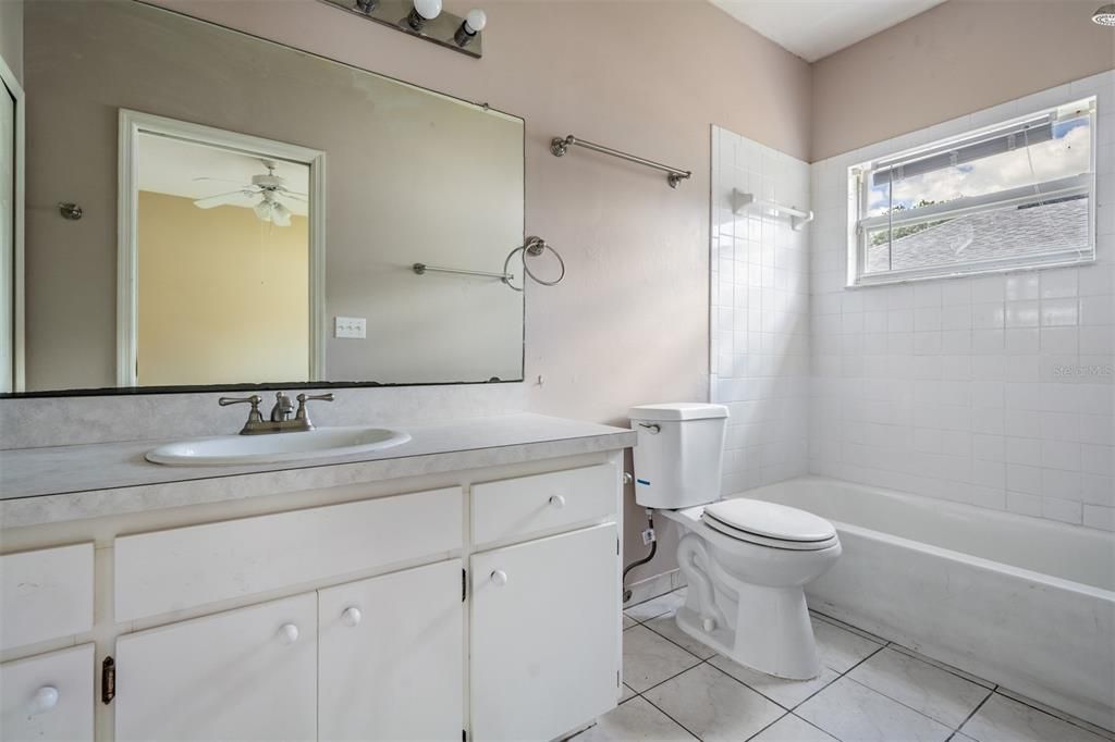 For Sale: $335,000 (3 beds, 2 baths, 1254 Square Feet)