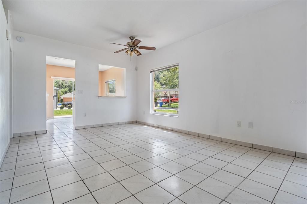 For Sale: $335,000 (3 beds, 2 baths, 1254 Square Feet)