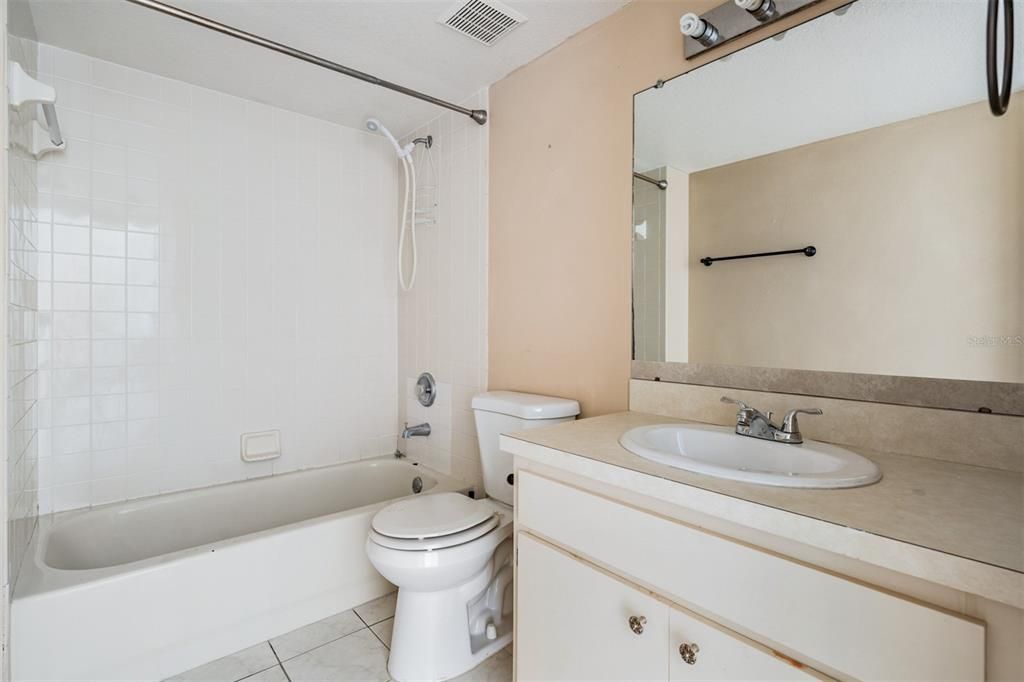 For Sale: $335,000 (3 beds, 2 baths, 1254 Square Feet)