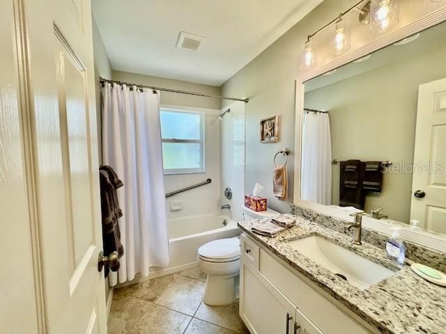 В аренду: $4,700 (2 спален, 2 ванн, 1438 Квадратных фут)