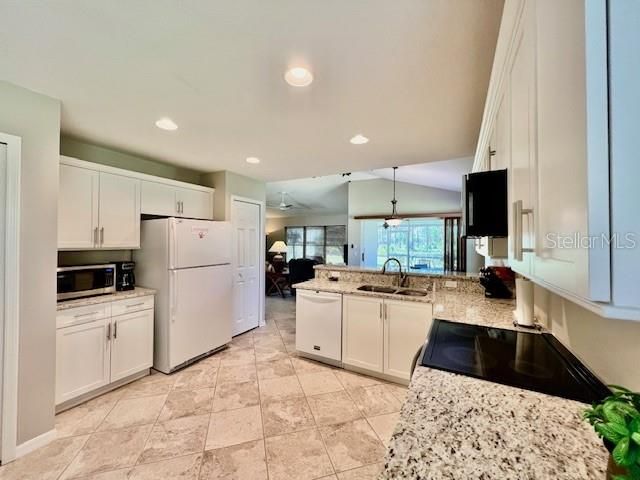 В аренду: $4,700 (2 спален, 2 ванн, 1438 Квадратных фут)