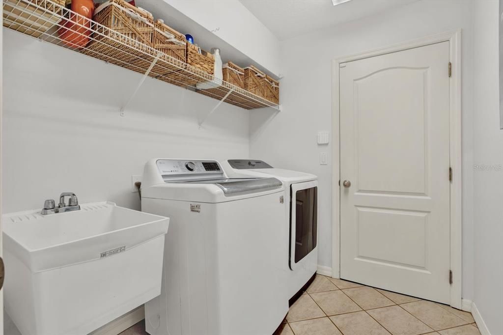 Active With Contract: $459,000 (3 beds, 2 baths, 2035 Square Feet)