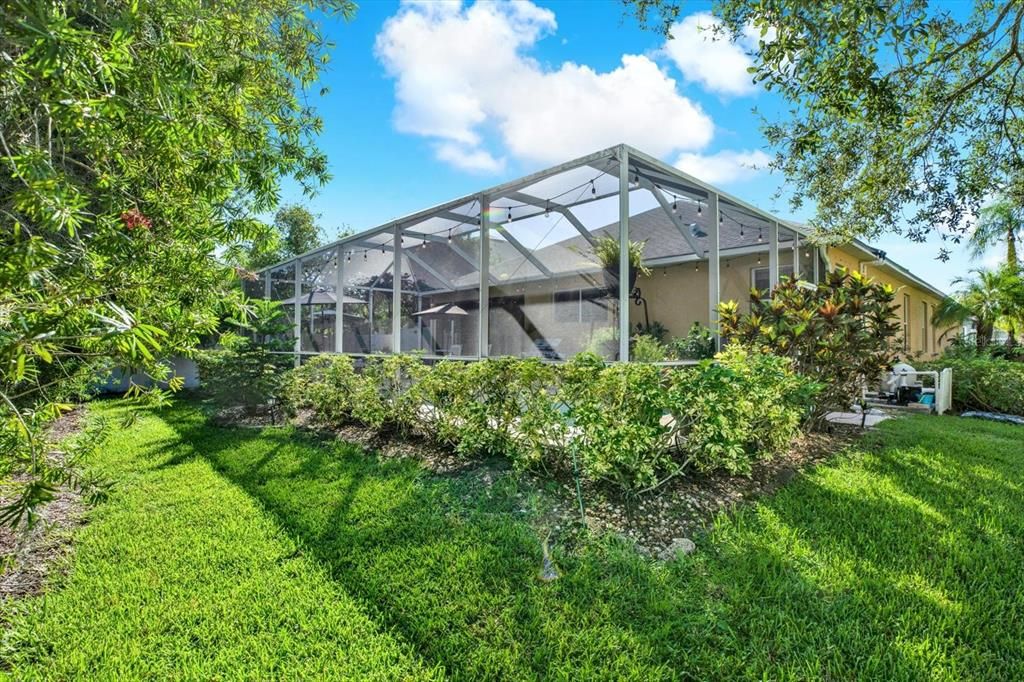 Active With Contract: $459,000 (3 beds, 2 baths, 2035 Square Feet)