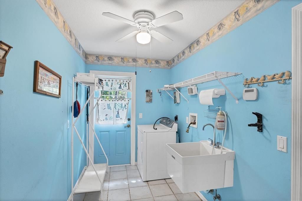 На продажу: $724,900 (3 спален, 2 ванн, 2011 Квадратных фут)