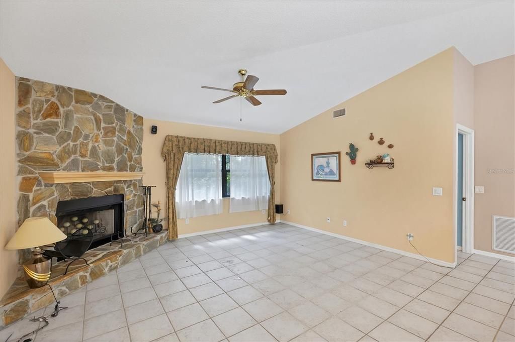 На продажу: $724,900 (3 спален, 2 ванн, 2011 Квадратных фут)