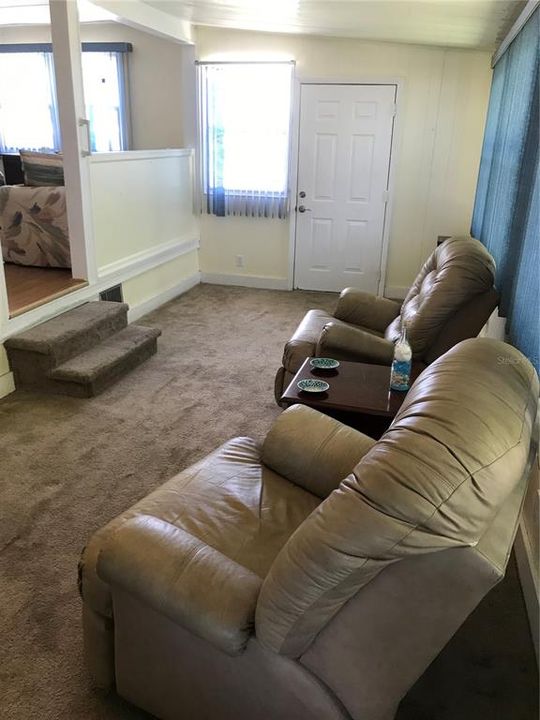 For Sale: $159,000 (2 beds, 1 baths, 1830 Square Feet)