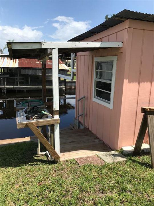 For Sale: $159,000 (2 beds, 1 baths, 1830 Square Feet)