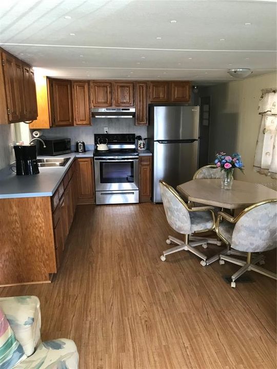 For Sale: $159,000 (2 beds, 1 baths, 1830 Square Feet)