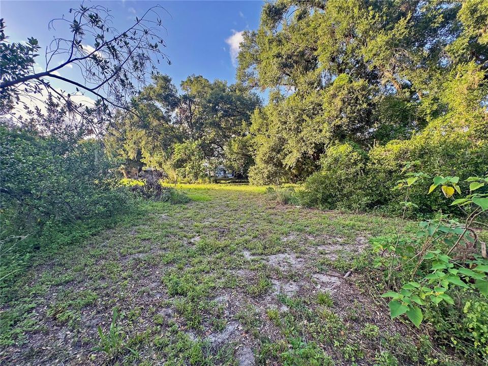 待售: $149,900 (0.40 acres)