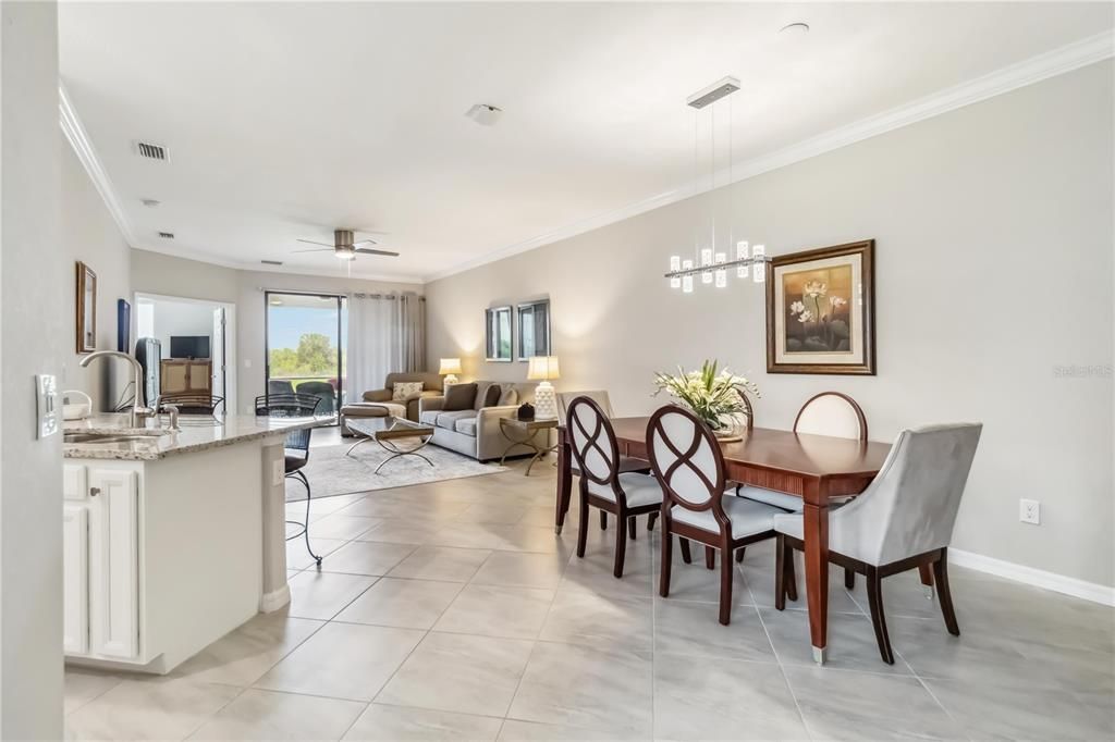 出租: $6,000 (2 贝兹, 2 浴室, 1568 平方英尺)