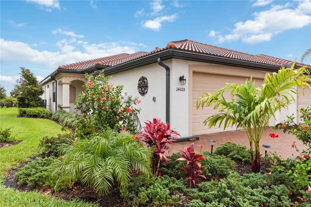 出租: $6,000 (2 贝兹, 2 浴室, 1568 平方英尺)