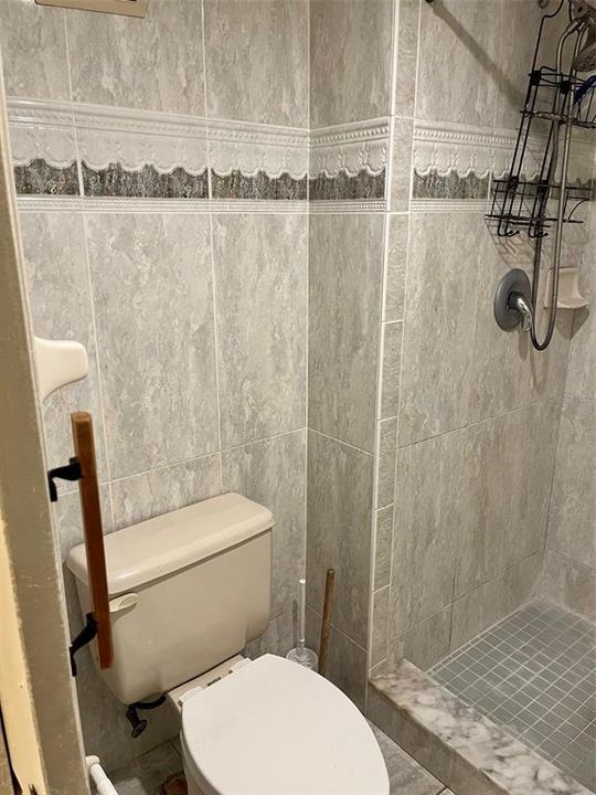 Active With Contract: $225,000 (3 beds, 2 baths, 1473 Square Feet)