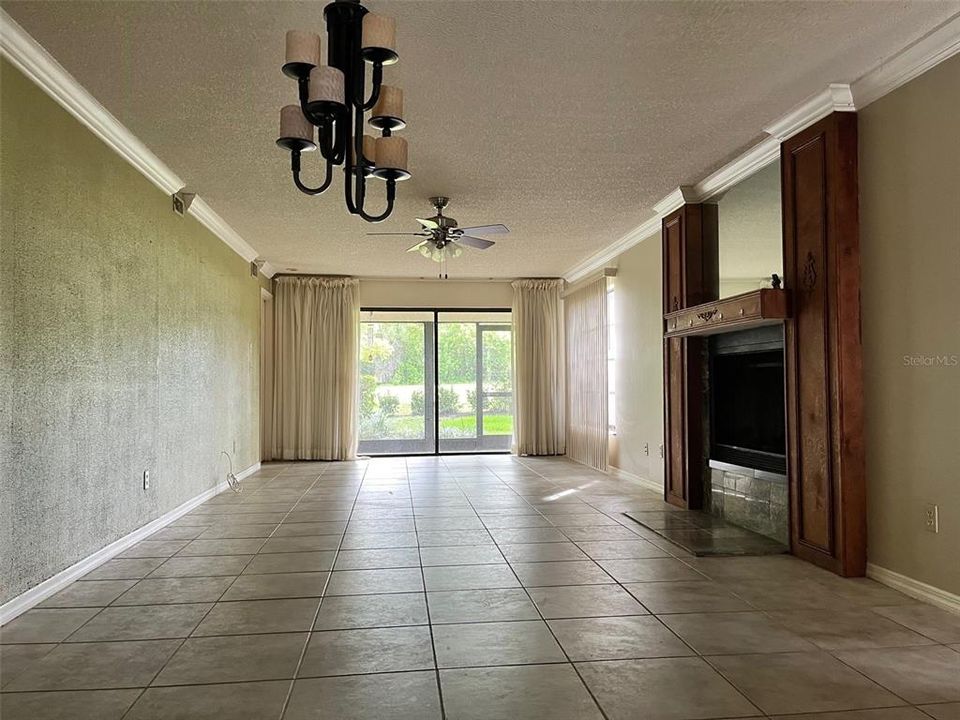 Active With Contract: $225,000 (3 beds, 2 baths, 1473 Square Feet)