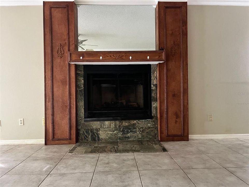 Active With Contract: $225,000 (3 beds, 2 baths, 1473 Square Feet)