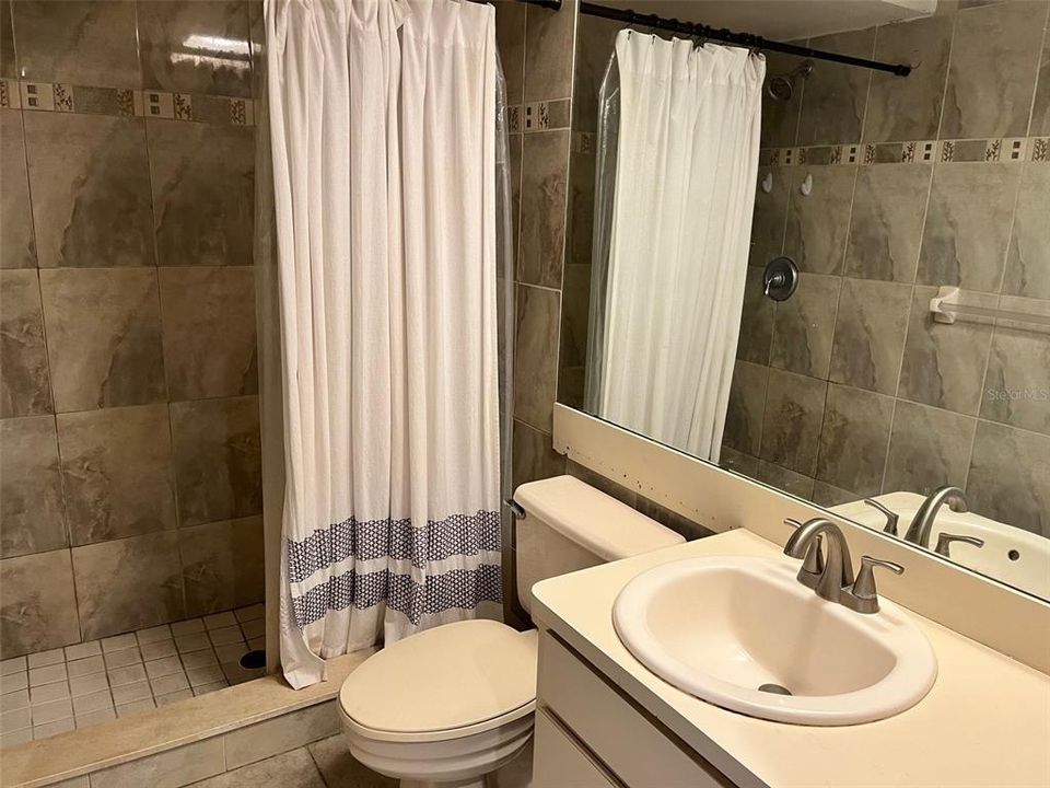 Active With Contract: $225,000 (3 beds, 2 baths, 1473 Square Feet)