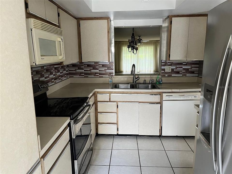 Active With Contract: $225,000 (3 beds, 2 baths, 1473 Square Feet)