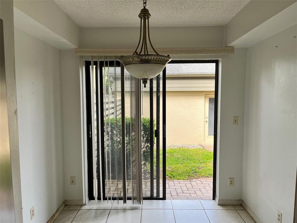 Active With Contract: $225,000 (3 beds, 2 baths, 1473 Square Feet)