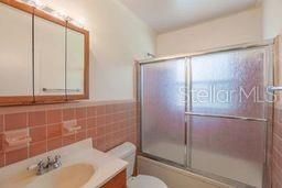 На продажу: $379,900 (2 спален, 2 ванн, 1167 Квадратных фут)