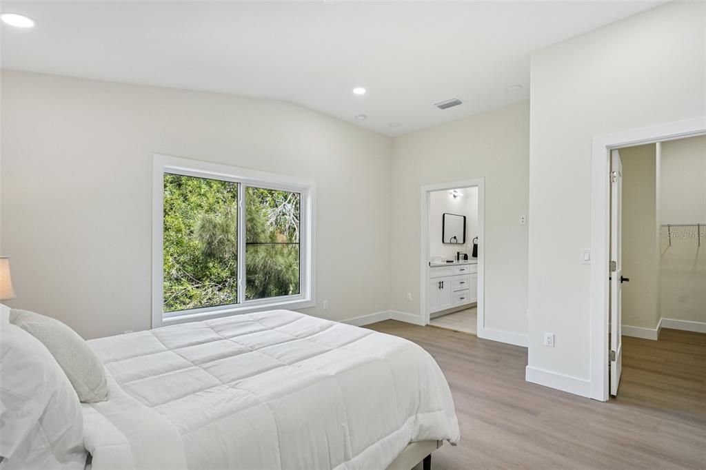 Active With Contract: $430,000 (3 beds, 2 baths, 1556 Square Feet)