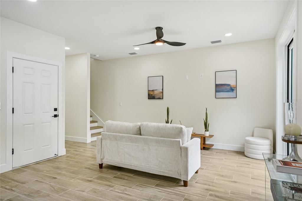 Active With Contract: $430,000 (3 beds, 2 baths, 1556 Square Feet)