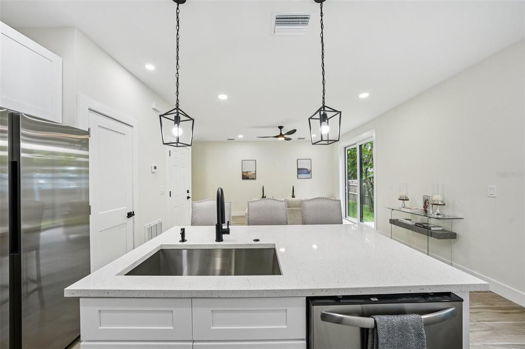 Active With Contract: $430,000 (3 beds, 2 baths, 1556 Square Feet)