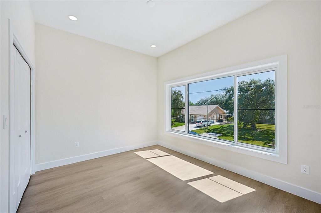 Active With Contract: $430,000 (3 beds, 2 baths, 1556 Square Feet)