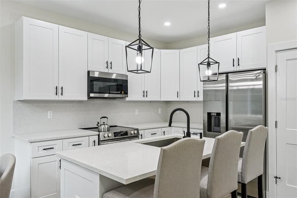 Active With Contract: $430,000 (3 beds, 2 baths, 1556 Square Feet)