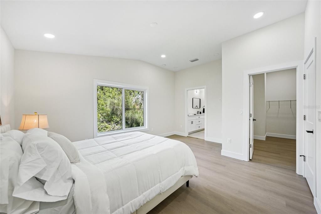 Active With Contract: $430,000 (3 beds, 2 baths, 1556 Square Feet)