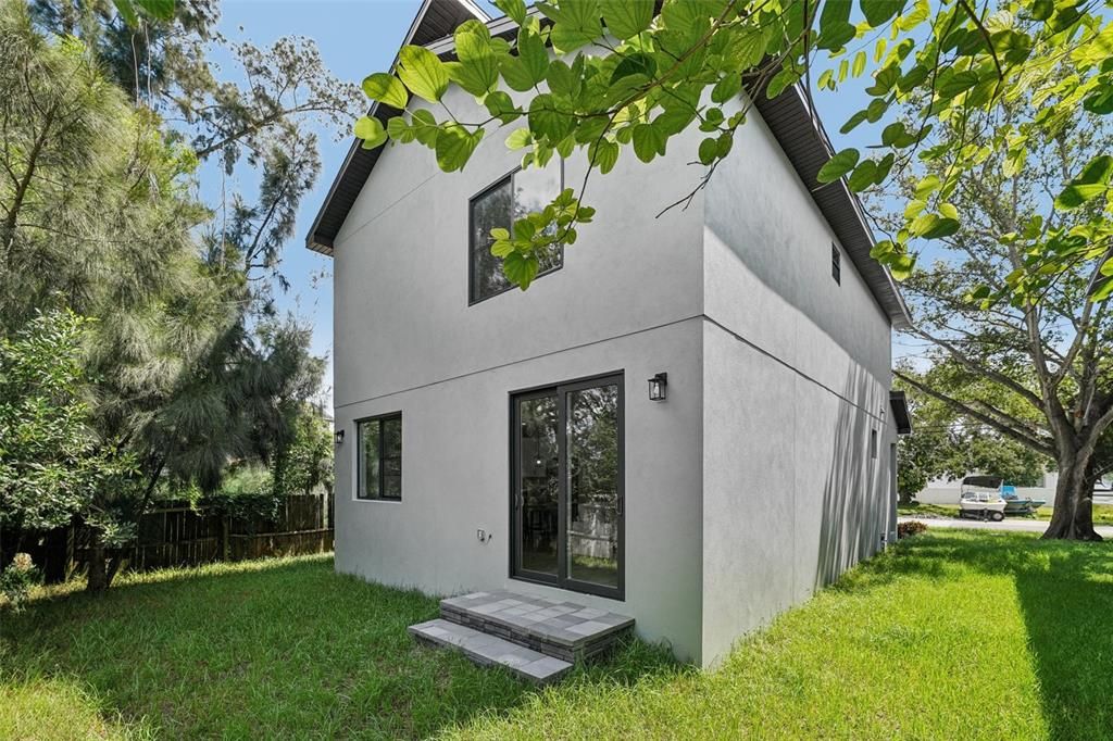 Active With Contract: $430,000 (3 beds, 2 baths, 1556 Square Feet)