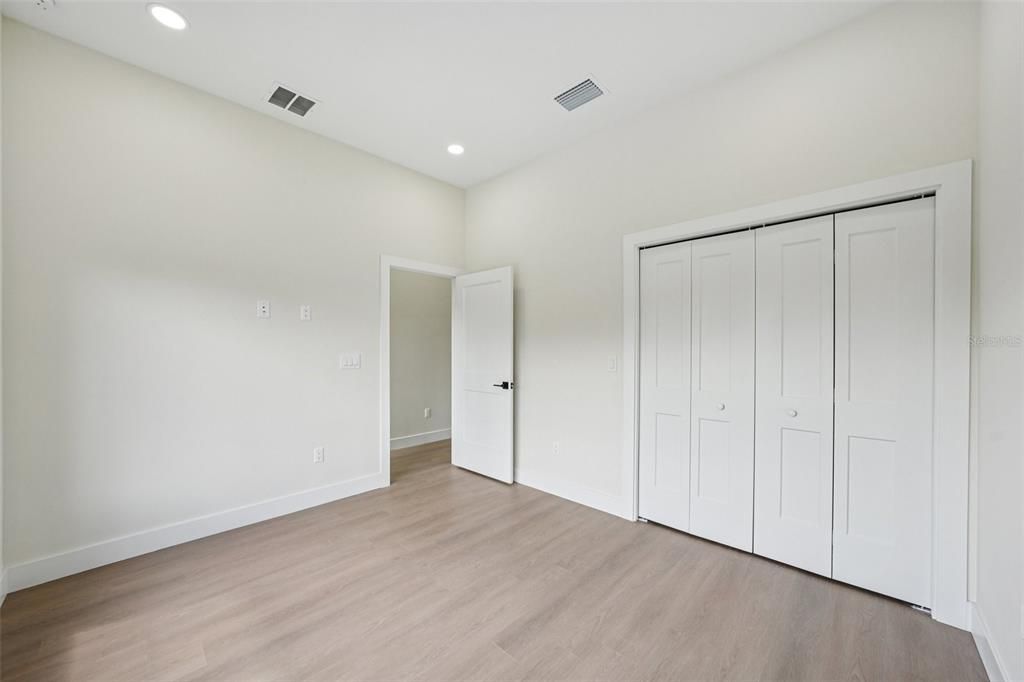 Active With Contract: $430,000 (3 beds, 2 baths, 1556 Square Feet)
